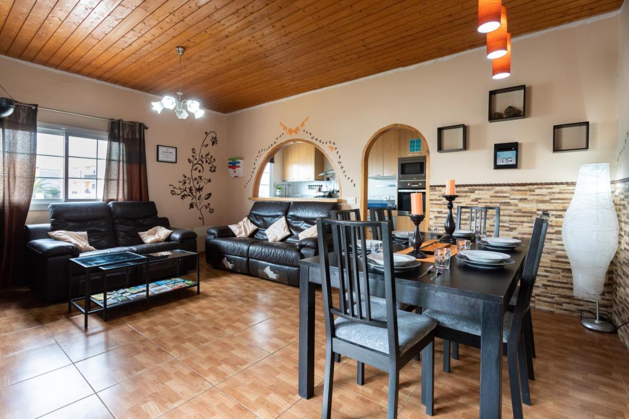 Villa Blanca Tenerife - Private Rooms - Terrace And Bbq, 5 Minutes From The Beach And Airport San Isidro  Kültér fotó