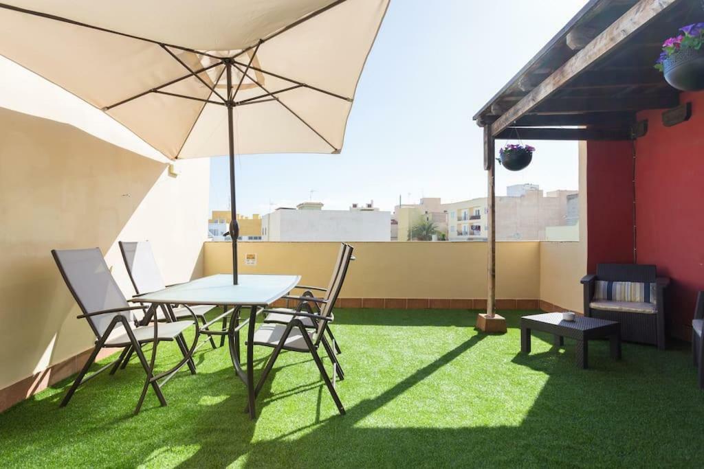 Villa Blanca Tenerife - Private Rooms - Terrace And Bbq, 5 Minutes From The Beach And Airport San Isidro  Kültér fotó